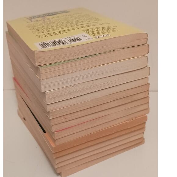 Thoroughbred and The Saddle Club books- lot of 16- horse chapter books - Picture 11 of 11